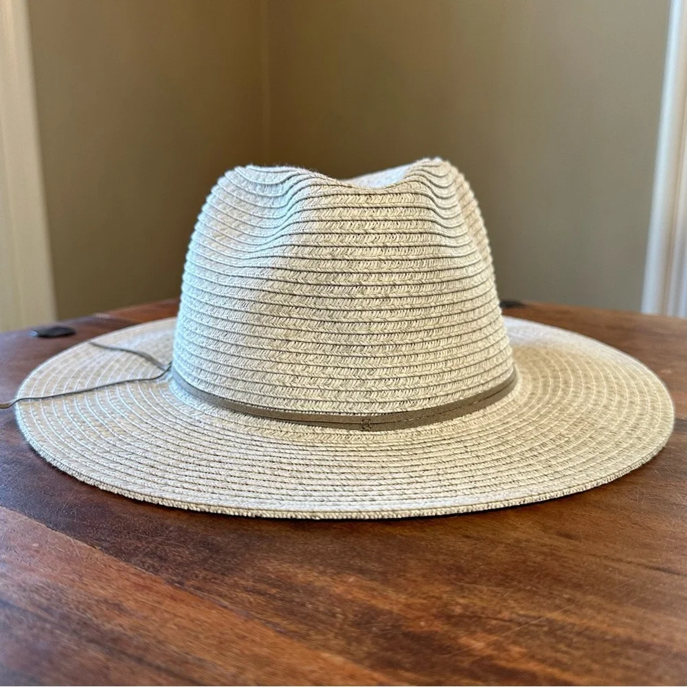 NWOT Vince Camuto Paper Fedora Hat - One Size